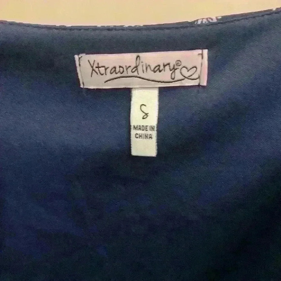 Xtraordinary Dillards woman’s dress - Picture 4 of 5